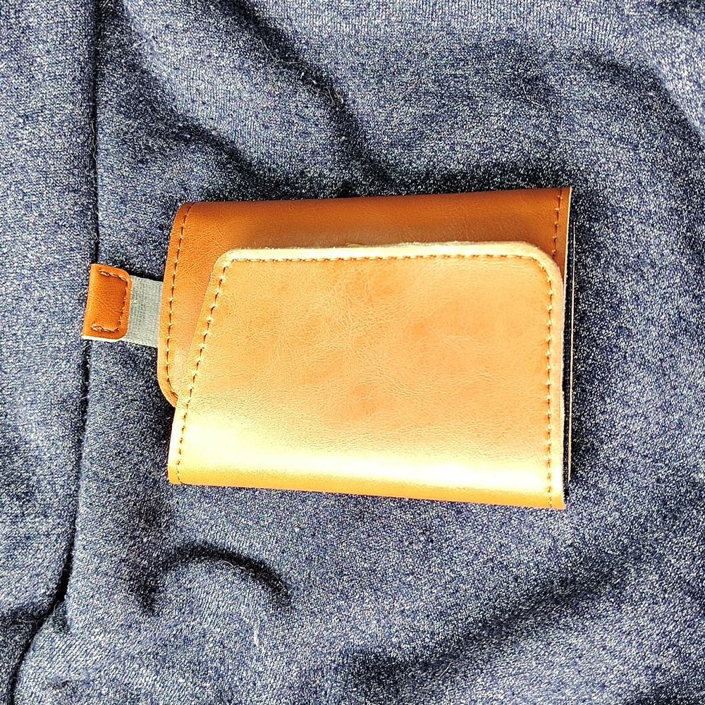 Leather brown wallet/key holder